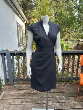 Calvin Klein Sheath Dress Gray Wrap Style Tailored Work Dress Size 2 (G-1785)